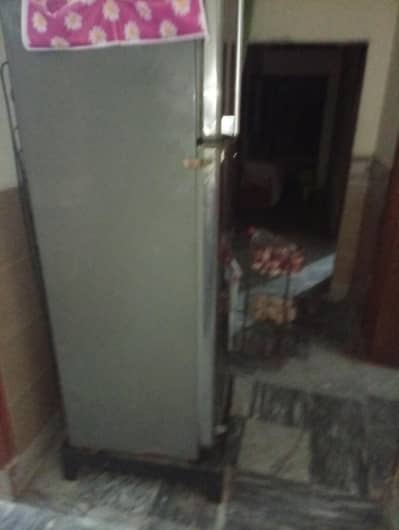 dawlance full size refrigerator