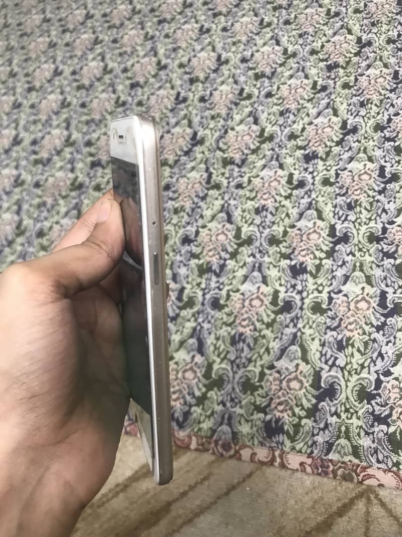 OPPO A57 3