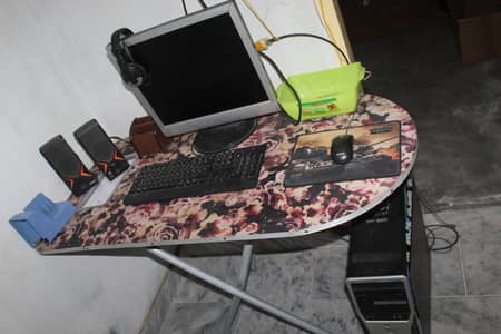 Dell T3500 Work station CPU with LCD, Brand Speaker, Mouse & Keybaord