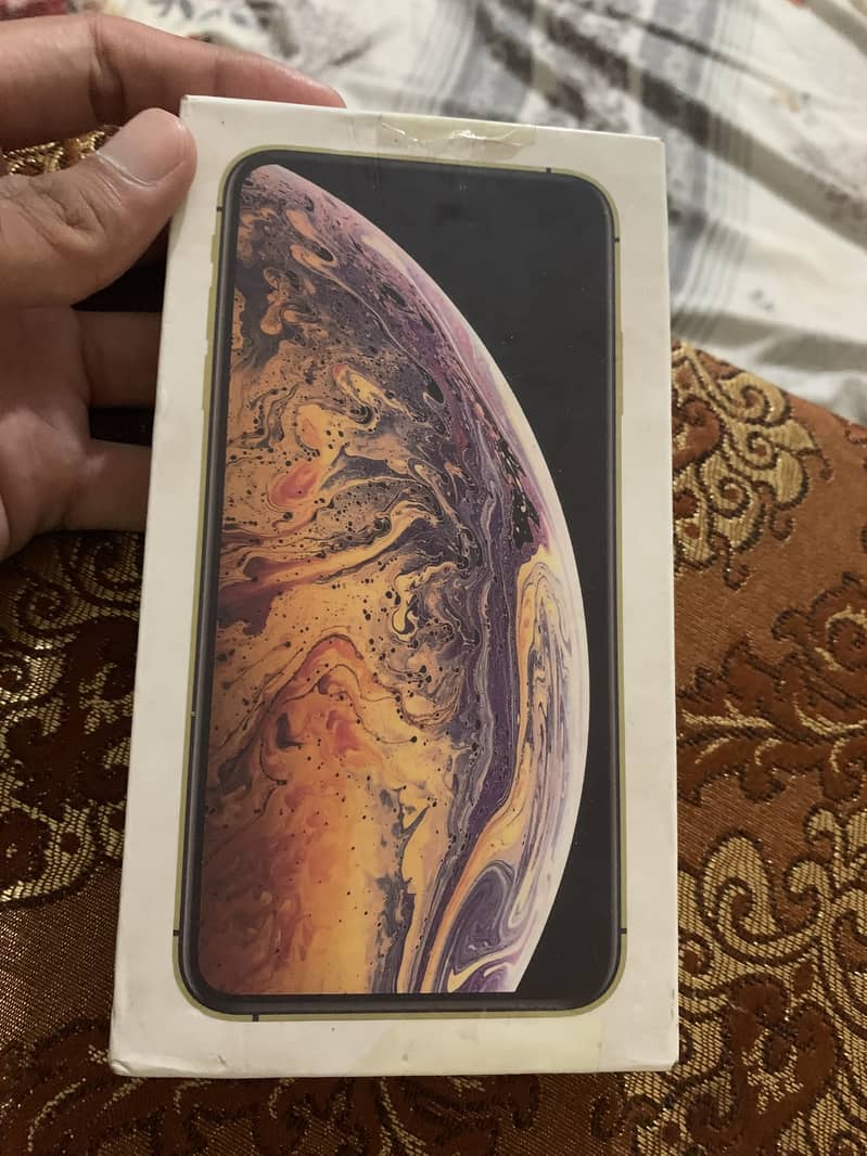 Apple iPhone XS Max 0