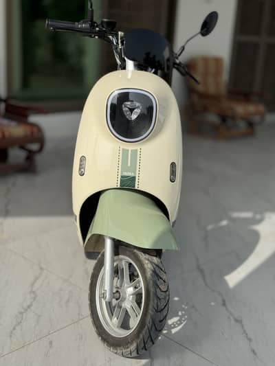 Yadea M3 Electric Scooter