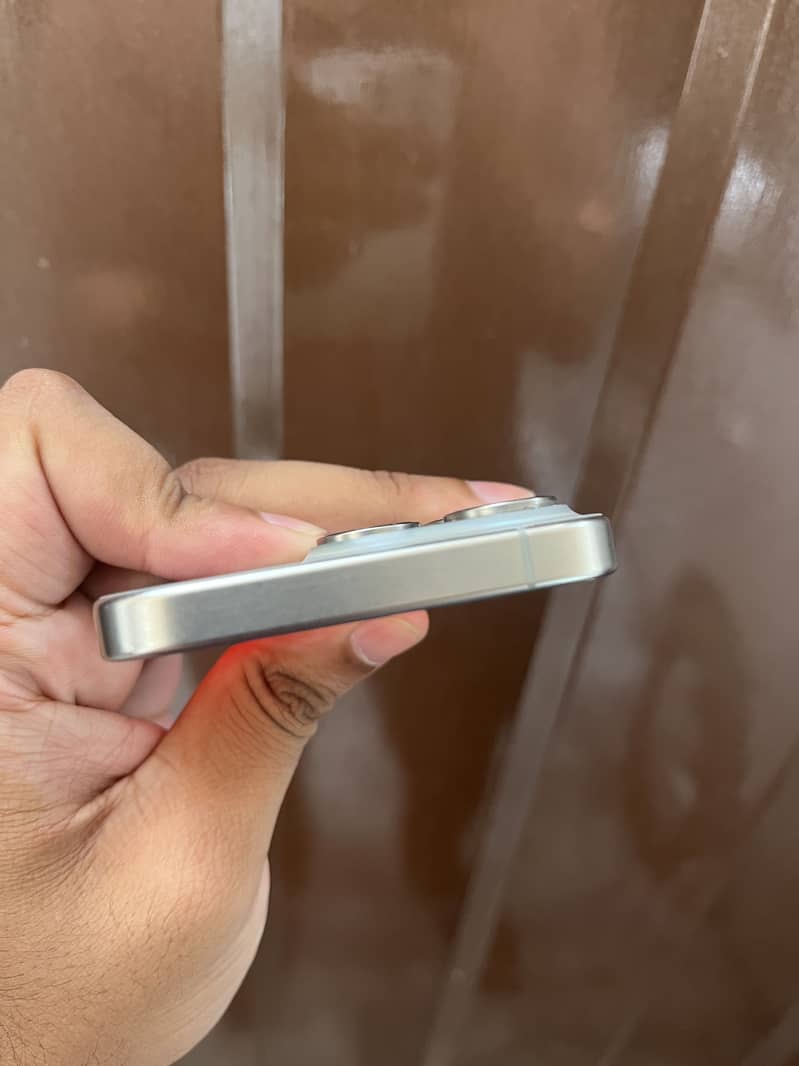 Apple iPhone 15 Pro 2