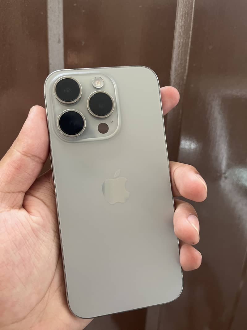 Apple iPhone 15 Pro 0