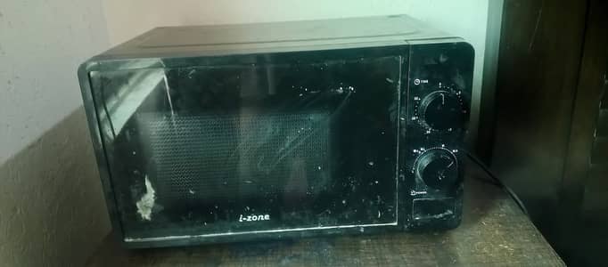 iZone Black Microwave Used – For Sale