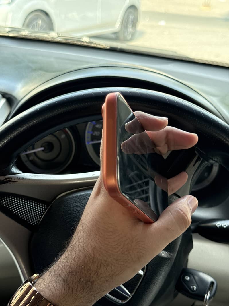 Apple iPhone 17 Pro Max 4