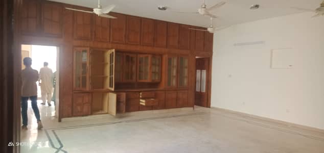 1 kanel Open Besment Available For Rent F15 Islamabad