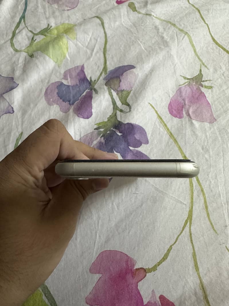 Apple iPhone 11 2