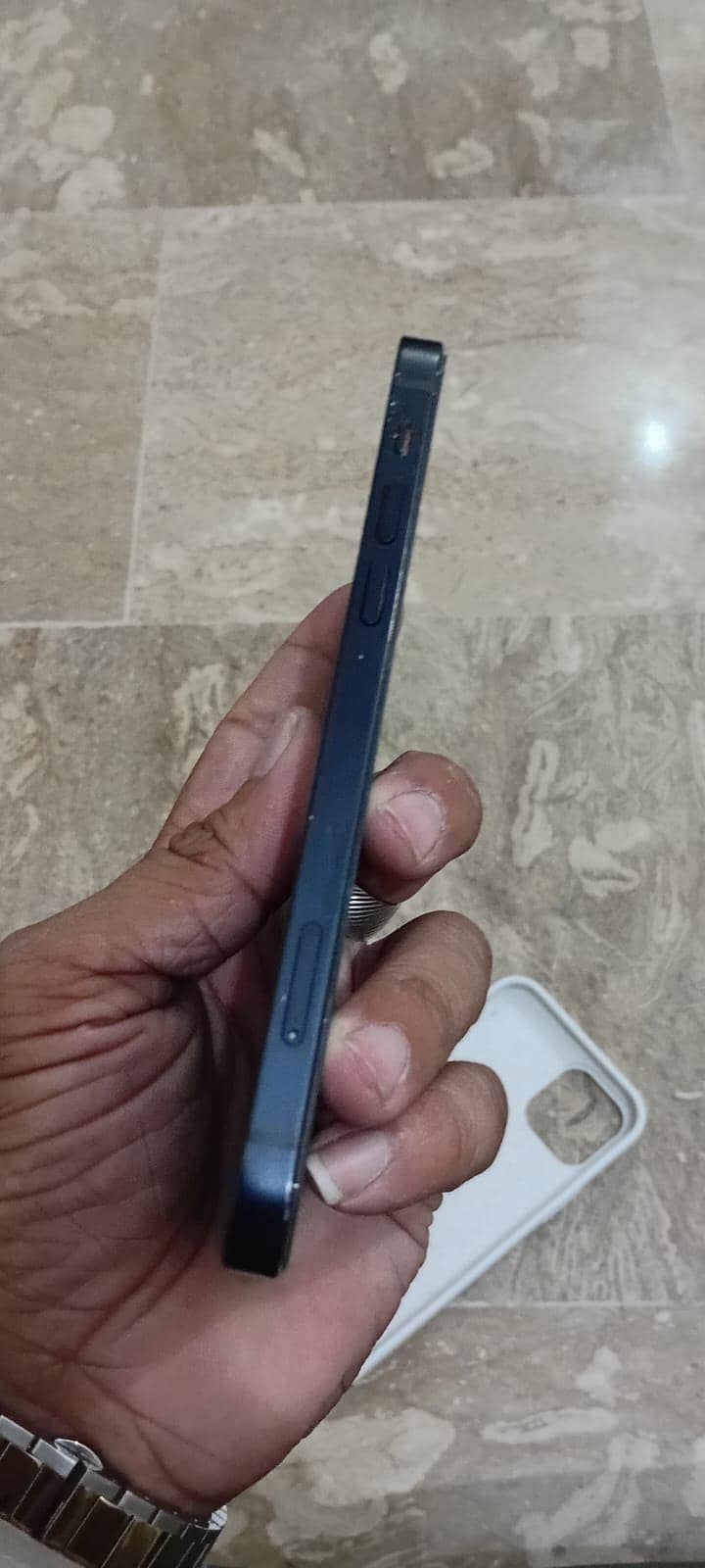Apple iPhone 12 2