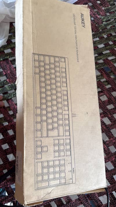 Aukey keyboard 105 keys RGB Keyboard