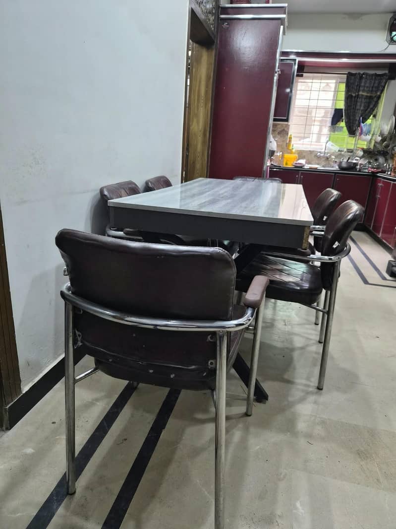 Dinning table 0