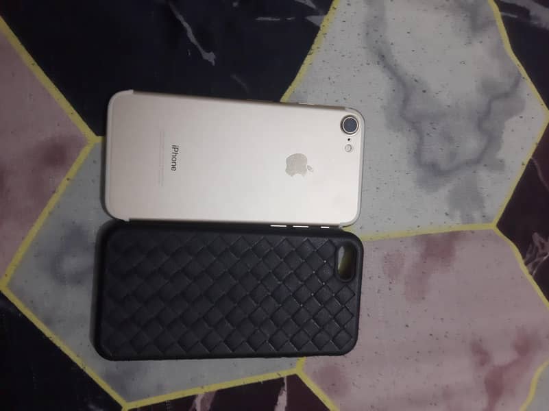 Apple iPhone 7 1