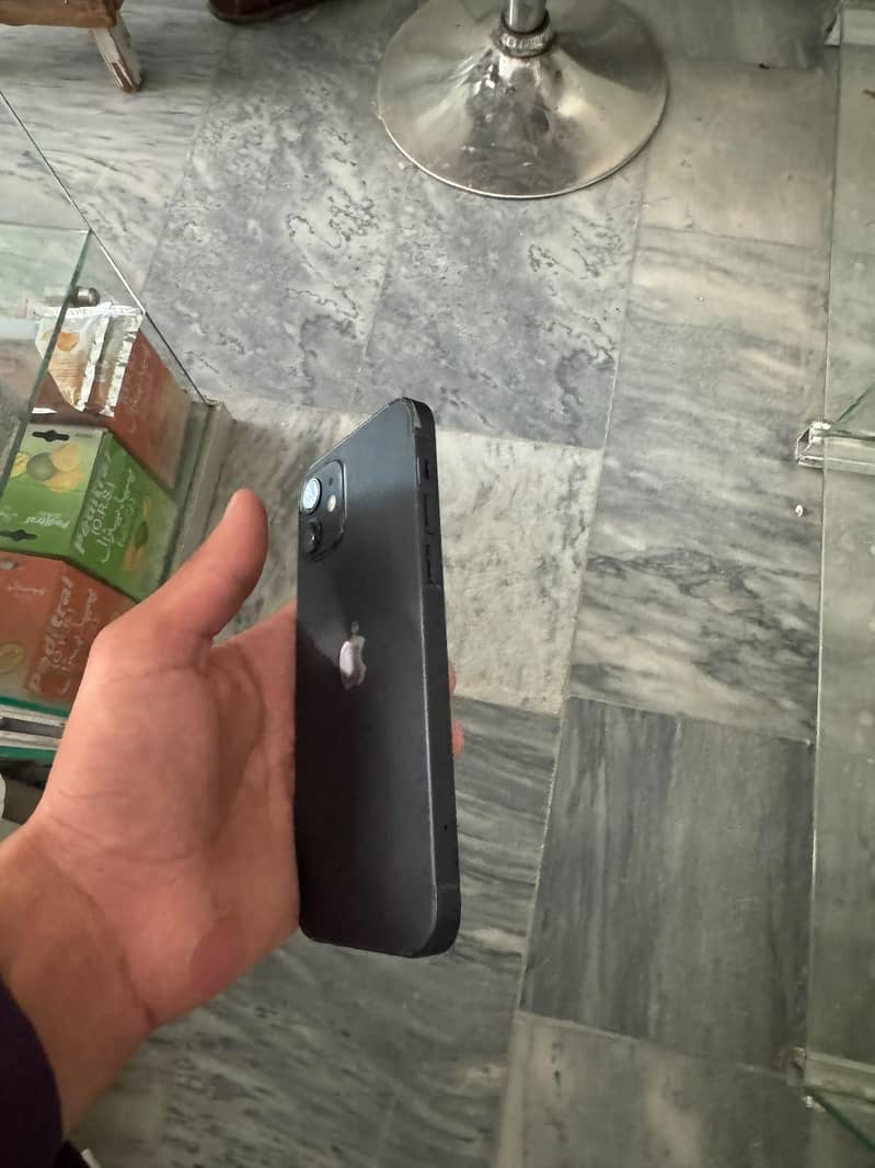 Apple iPhone 12 2