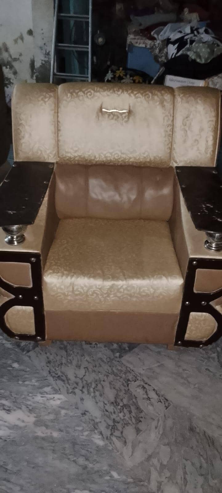 Sofas and Wardrobe 2