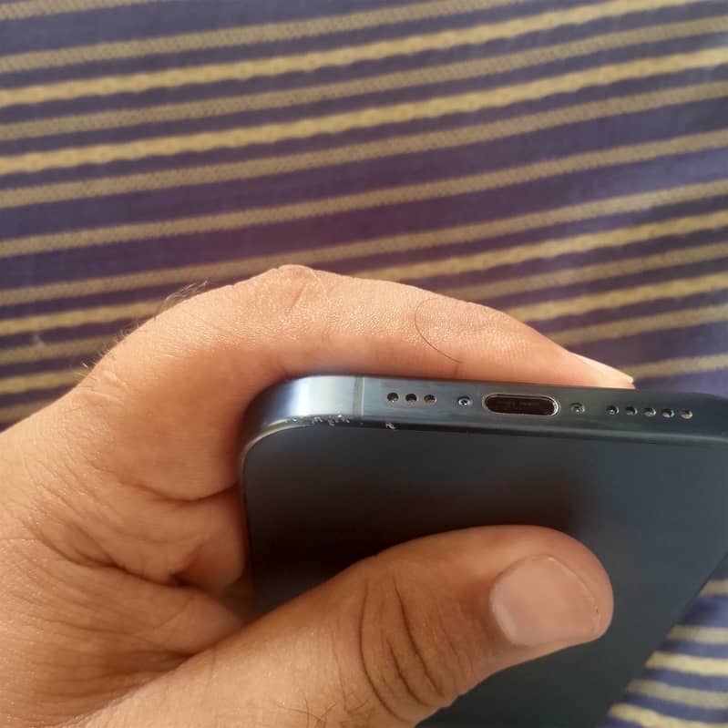 Apple iPhone 15 Pro 2