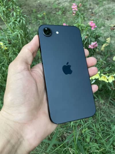 Apple iPhone 16e