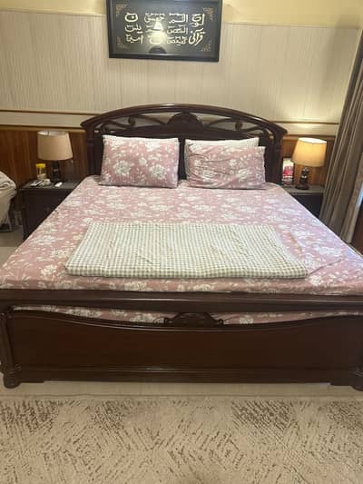 KING SIZE BED WITH MATTRESS
