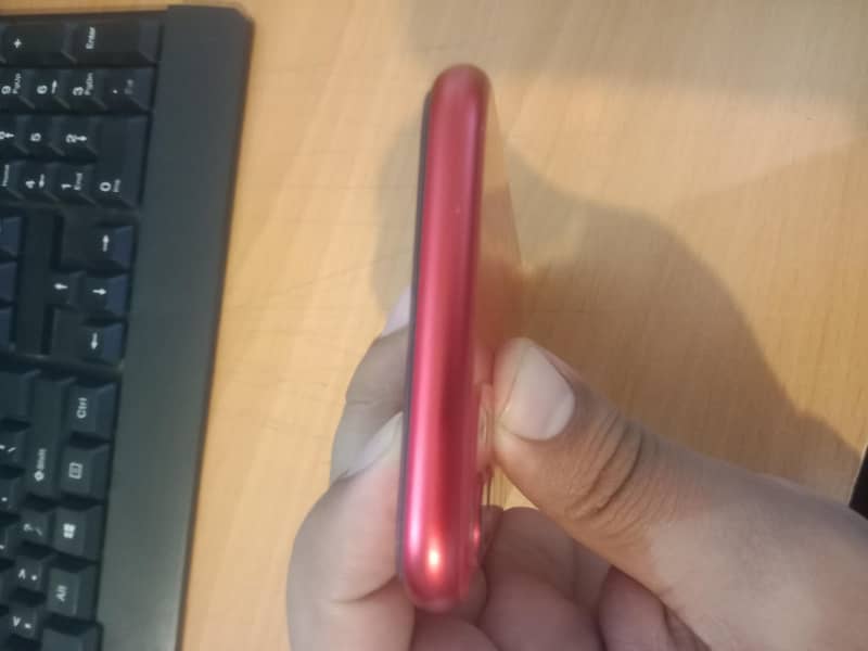 Apple iPhone 11 4