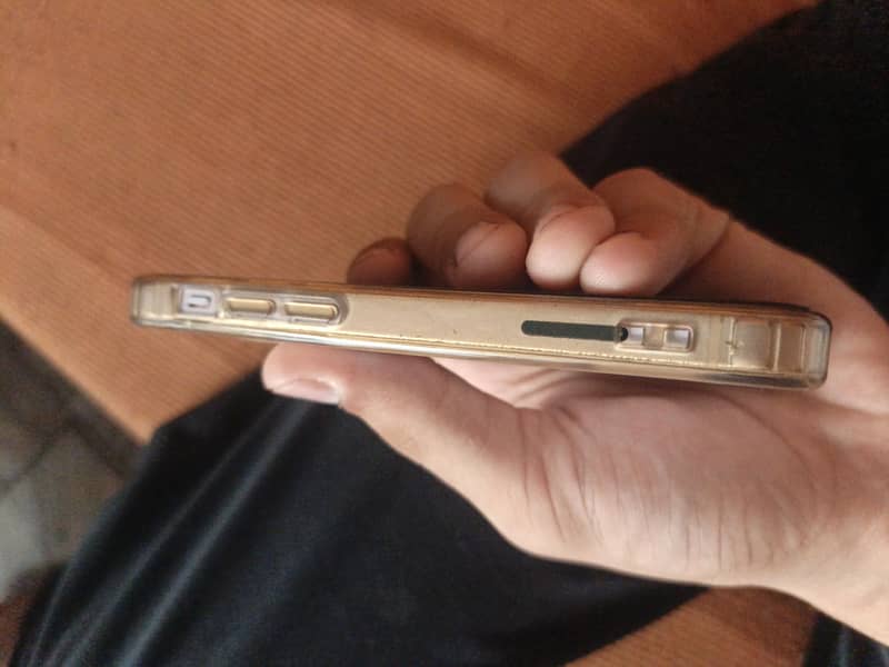 Apple iPhone 13 mini 1