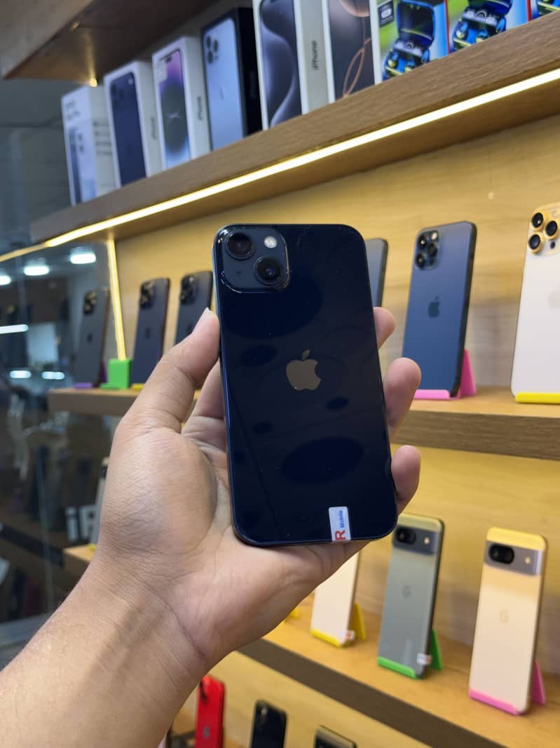 Apple iPhone 13 10/10 condition 4