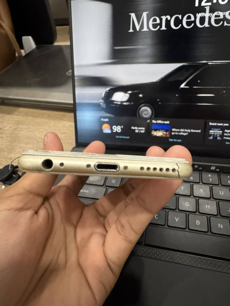 Apple iPhone 6S 4