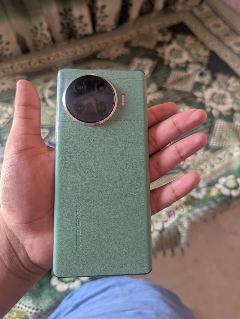 Tecno spark 20pro plus 8