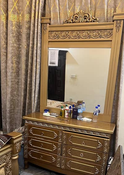 only 5 months old bed and dressing table for sale