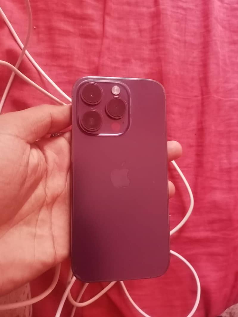 Apple iPhone 14 Pro 1