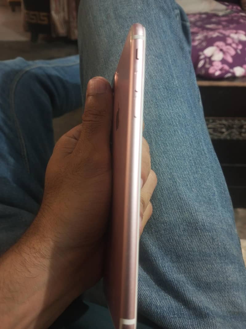 Apple iPhone 7 Plus 3