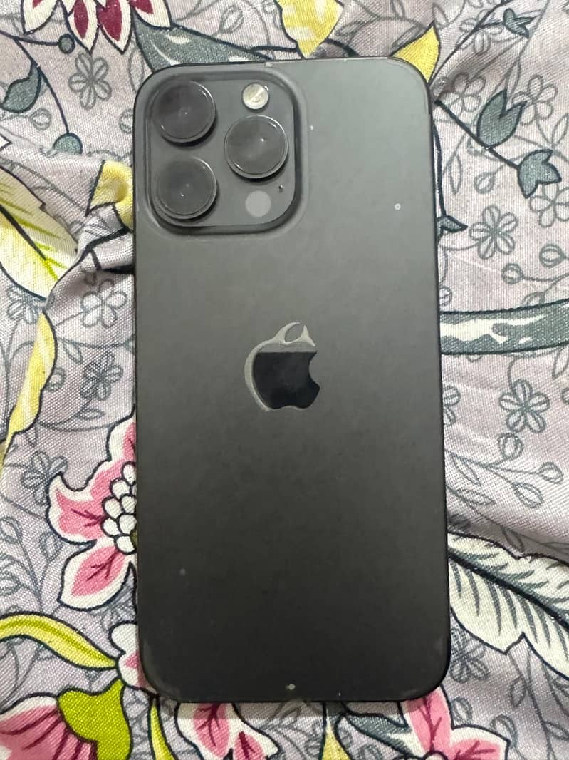 Apple iPhone 15 Pro Max 2