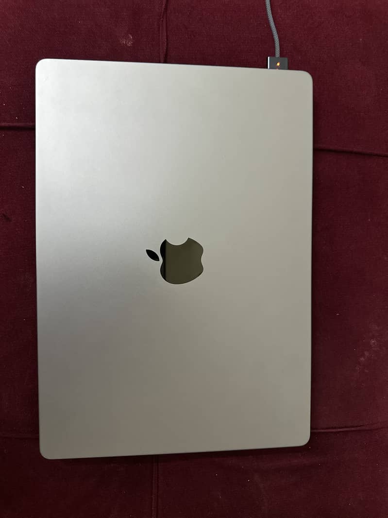 MacBook pro M3 chip 0