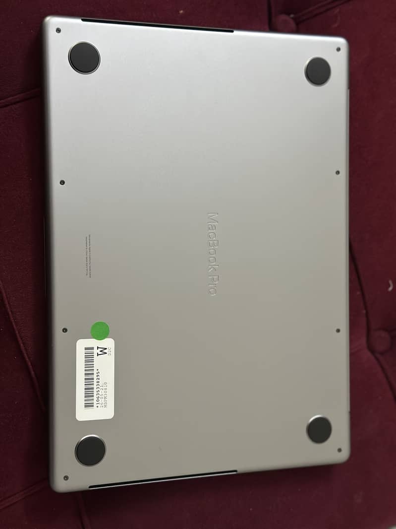MacBook pro M3 chip 1