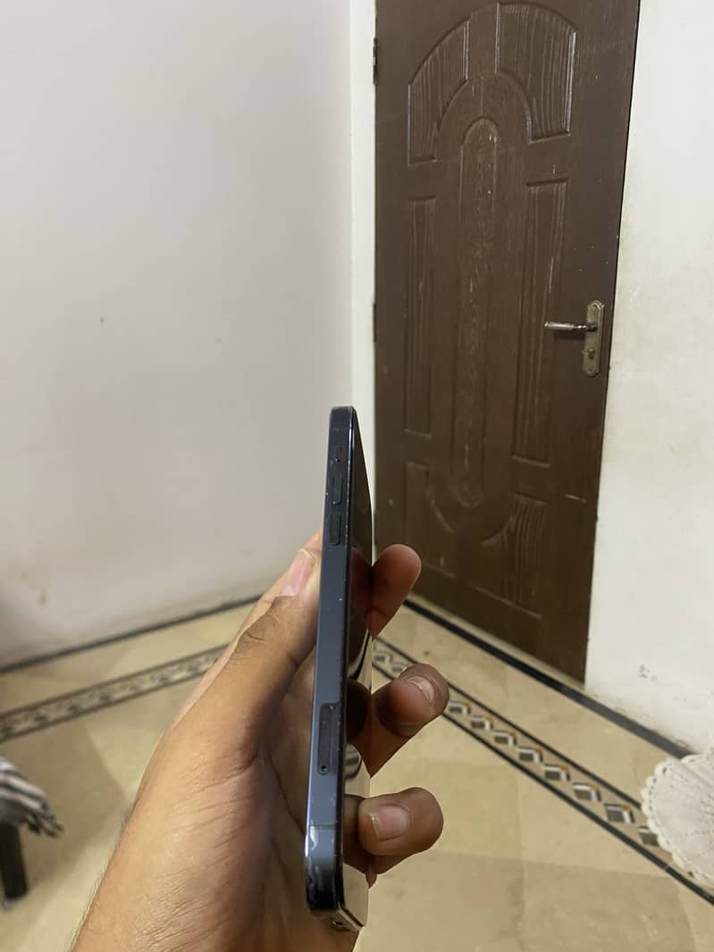 Apple iPhone 12 Pro 4