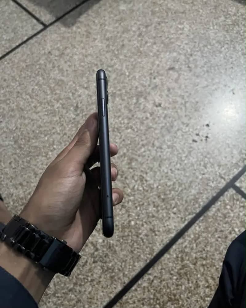 Apple iPhone 11 5