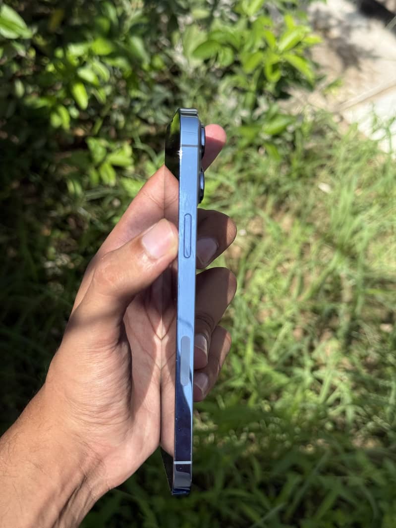Apple iPhone 13 Pro Max 4