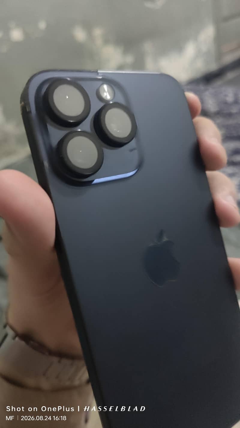 Apple iPhone 15 Pro Max 0