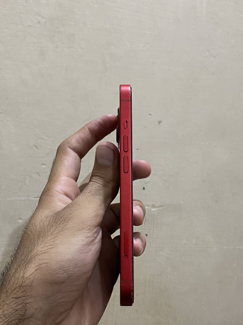 Apple iPhone 13 2