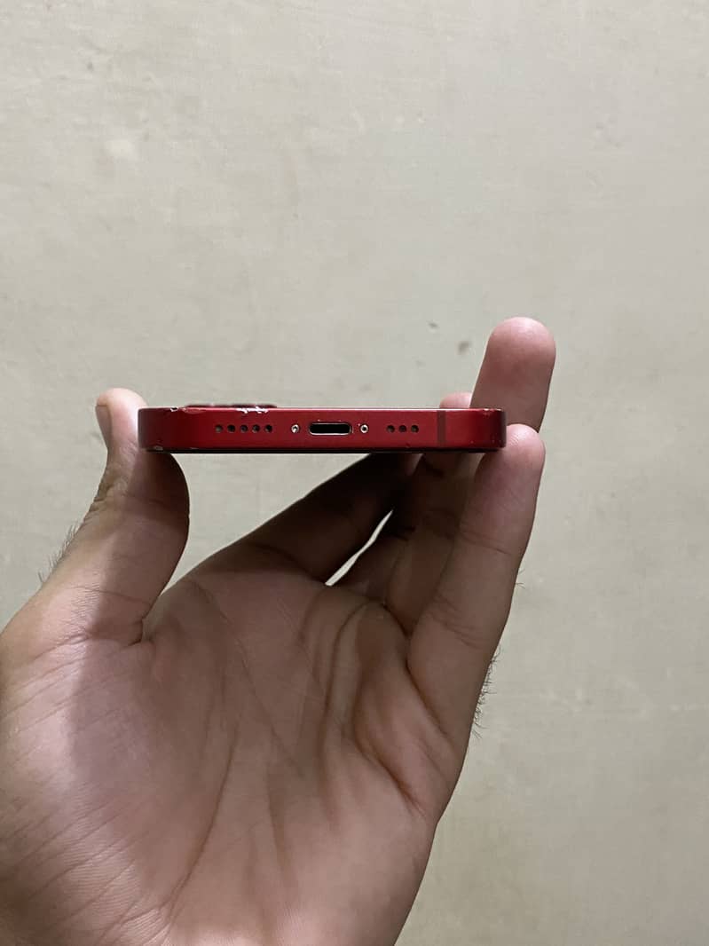 Apple iPhone 13 4