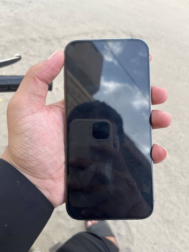 Apple iPhone 14 Pro Max 1