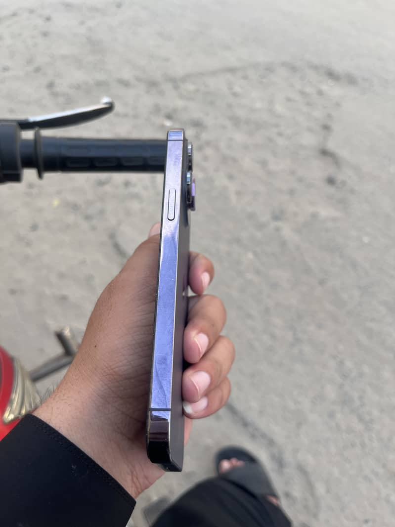 Apple iPhone 14 Pro Max 2