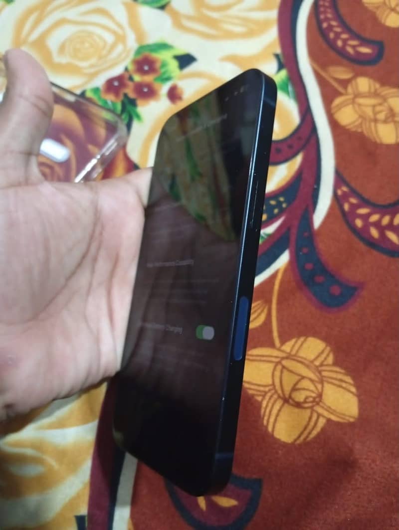 Apple iPhone 13 1