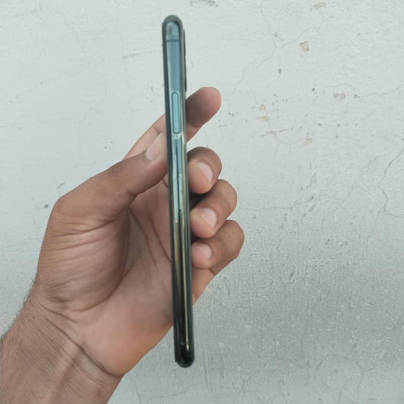 Apple iPhone 11 Pro Max 3