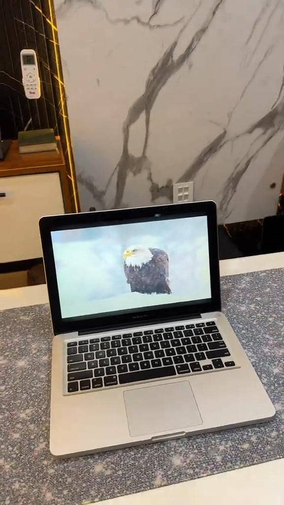 macbook pro 2012 model 8/128 2