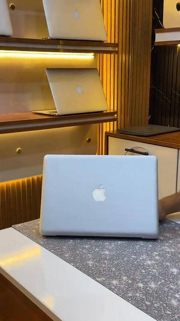 macbook pro 2012 model 8/128 3
