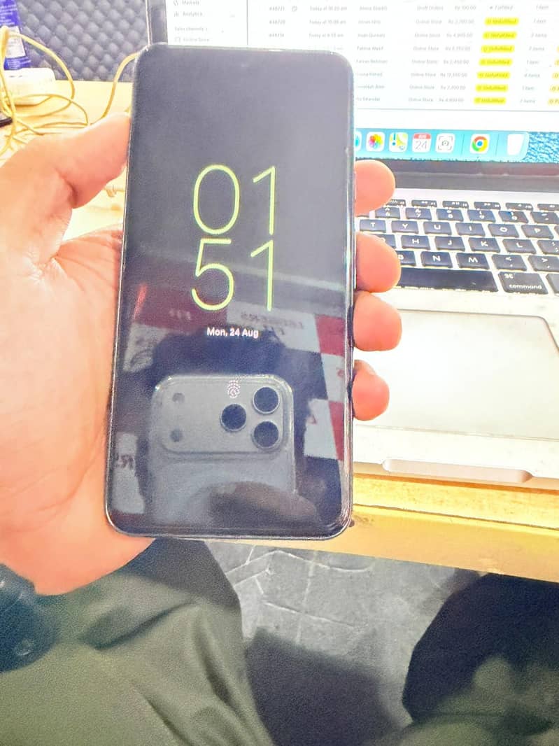 Google Pixel 8 3