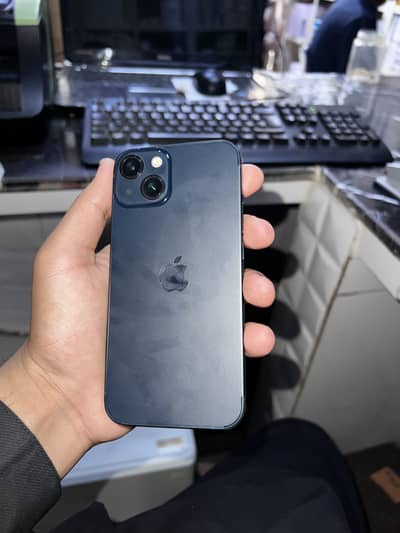 Apple iPhone 13