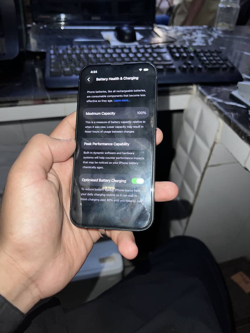 Apple iPhone 13 5