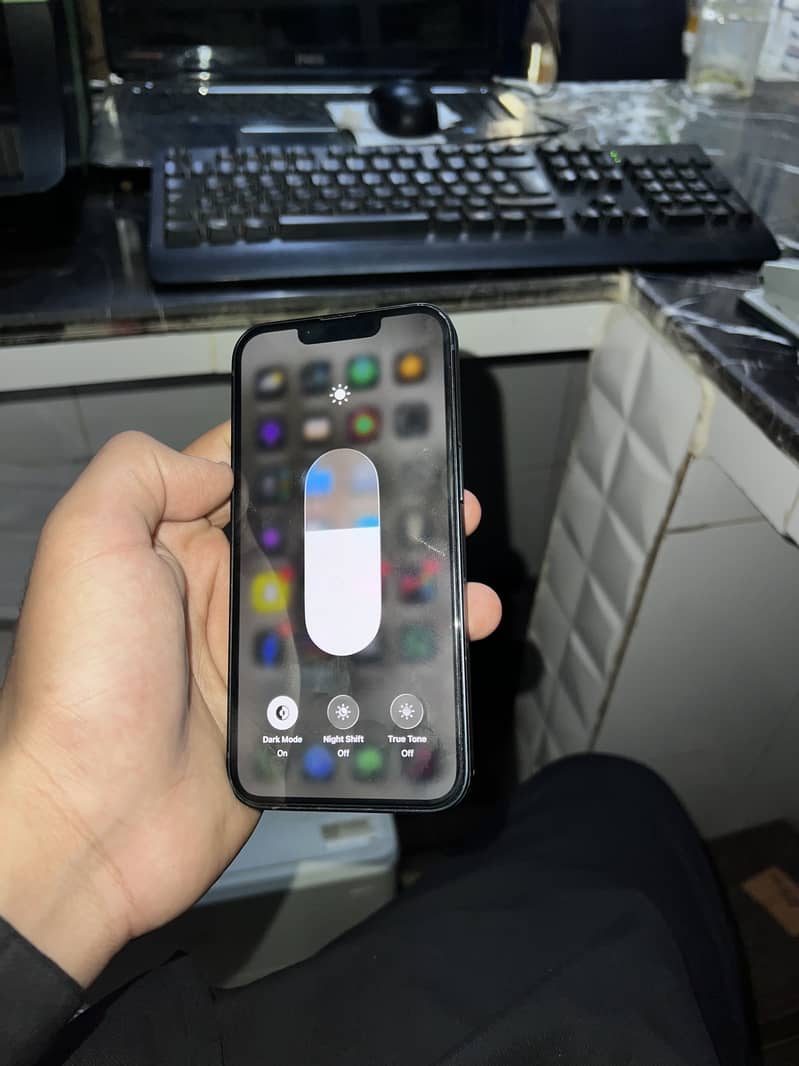 Apple iPhone 13 7