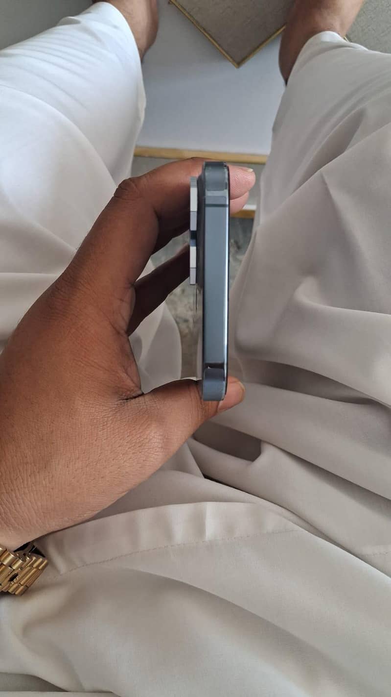 Apple iPhone 13 4