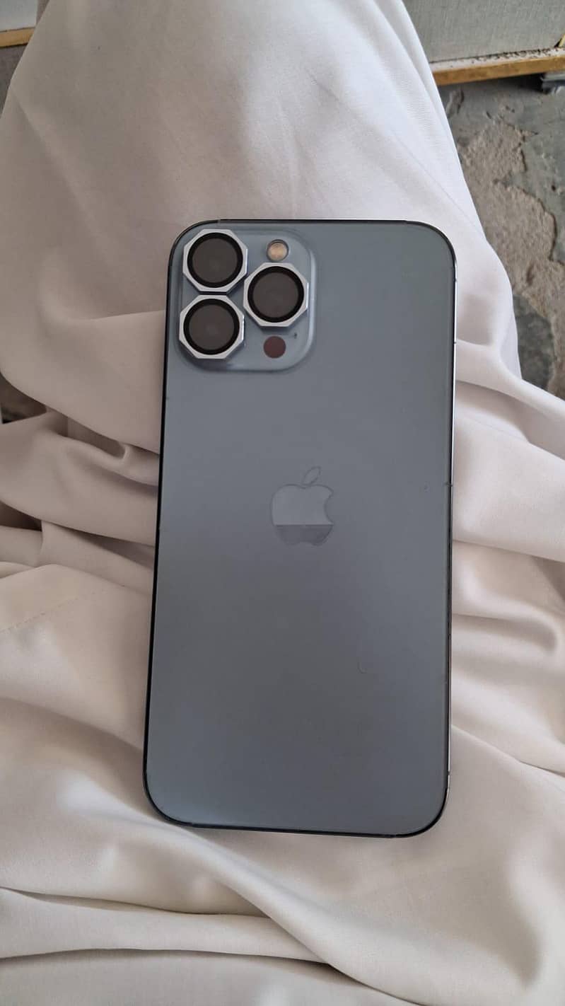 Apple iPhone 13 6