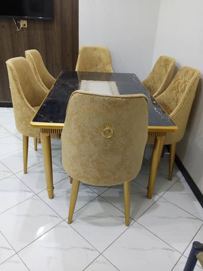 luxury dining table